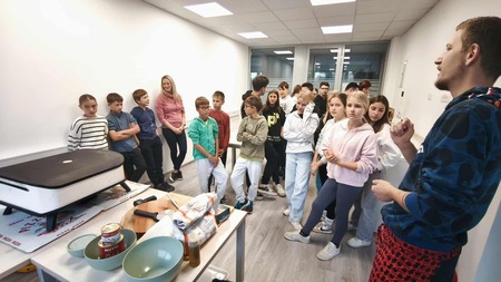 Učenci OŠ Podgora Kuteževo in OŠ Košana na dogodku Karierna iskrica  (8)